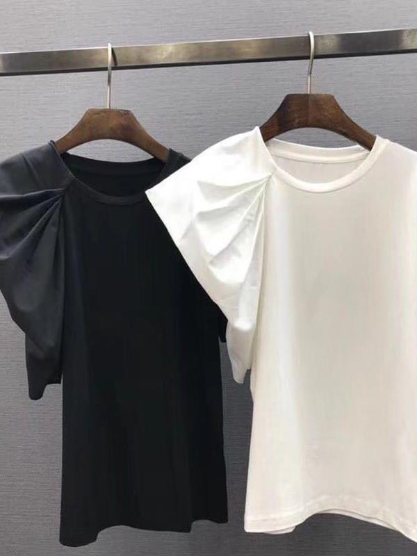 Remera mangas desiguales